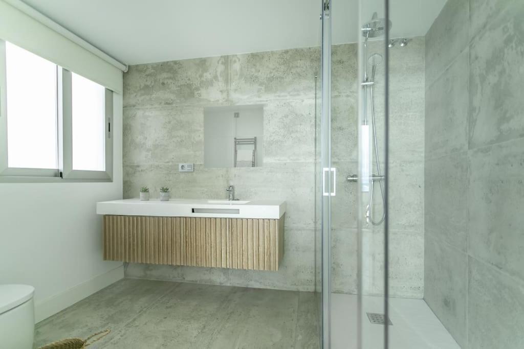 Moderno Y Completo Apartamento Frente Al Mar Malaga Exterior photo
